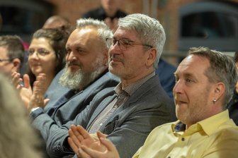 In der vogtländischen Politik fliegen die Fetzen: CDU-Kreisgeschäftsführer bezeichnet Ex-Parteifreund als „charakterlosen Gesinnungslump“ - Der frühere Landtagsabgeordnete Stephan Hösl (2. v. r.) - ehemaliges Mitglied der CDU - war bei der FDP zu Gast. Und teilte anschließend gegen seine ehemalige Partei aus.