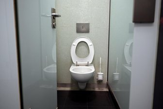 In diesem Vogtland-Dorf haben die Bauhof-Mitarbeiter nicht mal eine Toilette - jetzt soll sich etwas tun - Im Jößnitzer Bauhof gibt es bisher weder Toilette noch beheizbaren Pausenraum.