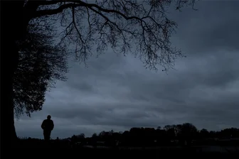 In diesen Regionen in Sachsen leiden die meisten Menschen an Depression - Grau, dunkel, kalt: Doch nicht jeder, der sich im Winter niedergeschlagen fühlt, leidet unter einer Depression.