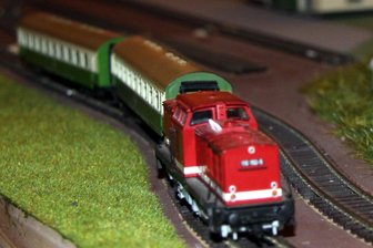 In Elsterberg surren an zwei Wochenenden die Minibahnen - Am Wochenende rollen in Elsterberg die Modelleisenbahnen.