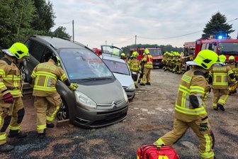 In Erlau heulen die Sirenen: Alle Feuerwehren rücken aus - Die Feuerwehr war am Mittwochabend in Schweikershain gefordert.