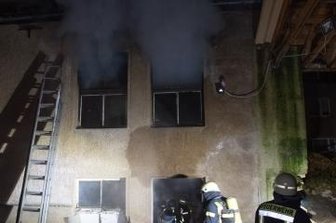 In Heizungsraum bricht Brand aus - Gegen 22.30 Uhr war der Brand gemeldet worden.