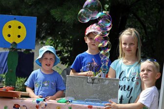 In Langenchursdorf rollt ein Shuttlebus zum Dorffest - So wie auch 2017 sollen die Kinder beim Dorffest in Langenchursdorf viel Spaß haben.