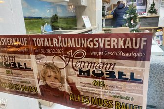 In Lengenfeld endet eine Ära: „Ich war 35, arbeitslos, wusste nicht wohin – dann hab ich mir zehn Schlafzimmer gekauft“ - Lengenfeld, Auerbacher Straße. Dort endet in diesen Tagen eine Erfolgsgeschichte, die vor fast 35 Jahren begann.