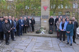 In Mülsen wird der 198 Opfer der Brandkatastrophe im ehemaligen KZ-Außenlager gedacht - Vor einem Jahr startete Mülsen das Projekt „DenkMal! Todesmarsch 1945“.