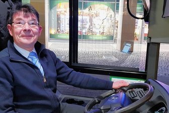 In Plauen hilft der Straßenbahnchef jetzt als Busfahrer aus - PSB-Geschäftsführer Karsten Treiber hilft derzeit als Fahrer im Stadtbusverkehr aus.
