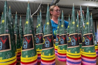 In Plauen starten am Dienstag die Schulanmeldungen der Abc-Schützen fürs Schuljahr 2024/2025 - Die Zuckertüten für die neuen Abc-Schützen stehen bereit.