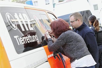 In Schacht stecken geblieben: Feuerwehr rettet Pferd in Rosenbach - Tierrettungen sind immer auch ein Fall für die Feuerwehr. Die Tierrettung der Berufsfeuerwehr Plauen (im Bild) rückte dieses Mal aber nicht aus. Freiwillige Feuerwehren der Gemeinde Rosenbach bekamen das Problem allein gelöst. 