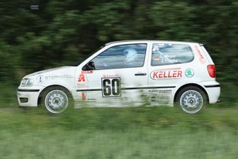 In Weida läuft es für viele Motorsportler aus dem Erzgebirge rund: Teams vom MC Grünhain liefern sich in Thüringen packende Sekundenkämpfe - Lars Meyer und Jan Franke vom MC Grünhain waren rund um Weida schnell unterwegs. Sie lieferten sich ein vereinsinternes Duell mit Andreas Schramm/Sindy Schneider. Der Klassensieg kam trotzdem überrraschend.