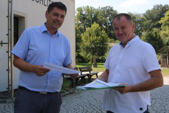 In Weischlitz soll die Post abgehen: Diese Highlights sind zur 750-Jahrfeier geplant - Steffen Raab, Bürgermeister von Raab, und sein Stellvertreter Jens Gruchot (rechts) ziehen die Fäden für die 750-Jahrfeier.