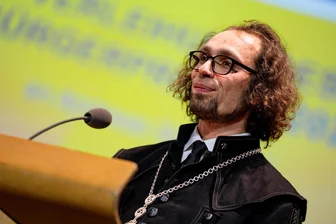 In Zeiten der Ungewissheit: Die bemerkenswerte Rede Martin Seltmanns zum Neujahrsempfang in Freiberg - Bürgermeister Martin Seltmann bei seiner Neujahrsansprache in Freiberg.
