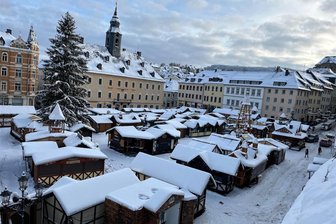 In zwei Tagen startet der Annaberger Weihnachtsmarkt: Parken, Anfahrt und Sperrungen - Noch herrscht Ruhe vor dem Sturm. Am Freitag, dem 1. Dezember, wird der Annaberger Weihnachtsmarkt ab 17 Uhr mit dem Pyramidenanschieben eröffnet.