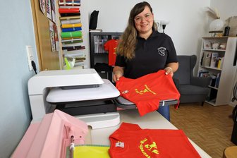 Individuelle Geschenke: Wie eine Glauchauer Notfallsanitäterin Ausgleich findet - Cindy Günther ist Mutter, Ehefrau und Notfallsanitäterin. Zum Ausgleich gestaltet sie kreative Geschenkideen.