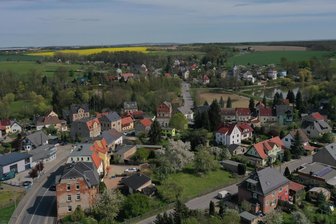 Industrie statt Stillstand: Crimmitschau treibt Großprojekt an der A 4 voran - Der neue Industriepark grenzt an den Crimmitschauer Ortsteil Gablenz an.