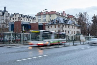 Informations- und Servicecenter der Tourismus- und Verkehrszentrale Vogtland in Auerbach öffnet wieder - Ab 2. April in Auerbach wieder geöffnet: das Servicecenter der TVZ (hinter der Bushaltestelle Gartenhaus).