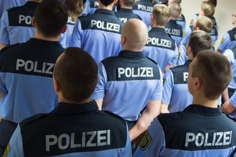 Infoveranstaltung im Erzgebirge: Karriere bei der Landespolizei - Um Karrierewege in Uniform bei der Landespolizei geht es im Berufsinformationszentrum in Annaberg-Buchholz.