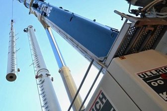 Infrastruktur - Ein Mast für den Digitalen Behördenfunk (BOS) wird aufgebaut.