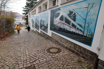 Innenstadt in Meerane: Bornberg-Zugang wird 2026 zur Baustelle - Auf einer Breite von 1,20 Metern werden auf dem Bornberg größere Gehwegplatten verlegt.