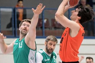 Ins Match gekämpft - Im Derby gegen Dittersbach setzte sich der ATSV am Ende klar durch. Enrico Knoth (r.) war mit 19 Zählern bester Punktesammler.