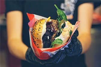 Insekten und Pommes werden in Annaberg aufgetischt - In Annaberg steigt ein Streetfood-Markt. 