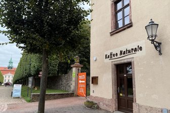 Insolvenz in Lichtenwalde: „Kaffee Naturale“ bleibt kalt - Ist geschlossen: „Kaffee Naturale“ nahe des Barockschlosses in Lichtenwalde.