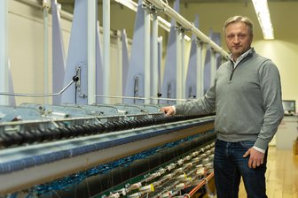 Insolvenz überstanden: Für diese Firma im Vogtland geht es weiter – aber ein Wermutstropfen bleibt - Schwere Monate liegen hinter Geschäftsführer Dominik Hartel. Doch Rahmig und Partner aus Ellefeld ist nun aus dem Insolvenzverfahren raus.