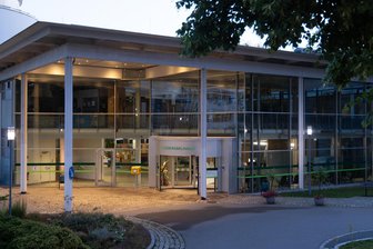 Insolvenzverfahren für Erzgebirgsklinikum aufgehoben - Das Krankenhaus in Annaberg-Buchholz. Das Amtsgericht Chemnitz hat das Insolvenzverfahren für das Erzgebirgsklinikum aufgehoben.