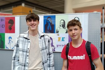 Inspiriert vom deutsch-britischen Austauschprojekt: Freiberger Schüler gestalten Ausstellung in der Sparkasse - Schülerinnen und Schüler der Montessorischule haben in Freiberg eine Ausstellung gestaltet.