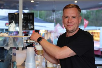 Internationale Küche auf Schneebergs Marktplatz: Streetfoodmarkt lädt zu kulinarischer Weltreise - René Kießling aus Bockau ist Mister Streetfood. Am Wochenende ist er in Schneeberg.