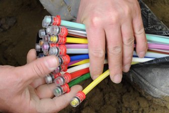 Internetausbau gestoppt: Deutsche Glasfaser zieht sich aus Hohenstein-Ernstthal zurück - Der Glasfaserausbau in Hohenstein-Ernstthal hat einen Dämpfer bekommen.