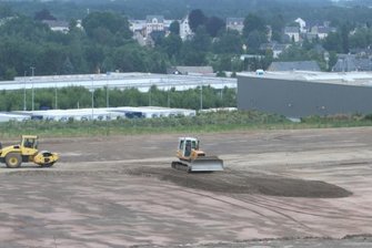 Investition in Millionenhöhe: Baustellenlogistiker will wachsen - Rund 5,7 Hektar groß ist eine Fläche im Gewerbegebiet Süd in Limbach-Oberfrohna, die das Unternehmen B plus L Infra Log für reichlich zwei Millionen Euro gekauft hat. 