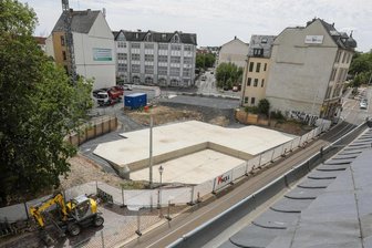Investor zieht die Reißleine: Baustopp für modernes Ärztehaus in der Plauener Innenstadt - Obwohl außer dem Fundament noch nicht viel vom Gesundheitszentrum zu sehen ist, seien bereits Millionen verbaut worden, heißt es aus dem Plauener Rathaus. Das liege am Strahlenschutz, der für den Bunker notwendig ist.