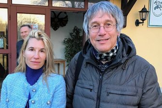 Investorin stellt Pläne für Schloss Reinsberg vor - Mathilda Martina Huss aus Potsdam und der Meißner Dombaumeister Knut Hauswald haben am Dienstagabend ihre Pläne für Schloss Reinsberg auf einer Einwohnerversammlung im Dörflichen Gemeinschaftszentrum in Reinsberg vorgestellt. 