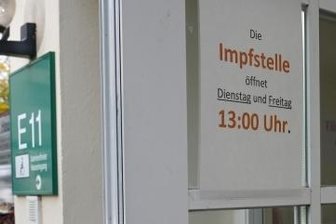 Inzidenz fällt unter 1000 - Impfaktion am Klinikum - Die Impfstelle am Küchwald-Standort des Klinikums. Hier findet am Samstag eine außerplanmäßige Impfaktion statt.