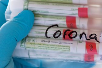 Inzidenz-Wert im Vogtland steigt: Landkreis verschärft Corona-Regeln -