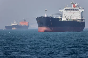 Iran-Krieg: Sorge um Waffenruhe - Treffen in China - Die USA wollen Schiffe aus der Straße von Hormus eskortieren