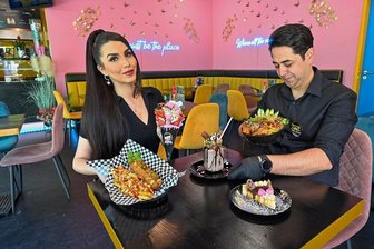 Iranerin bringt südkoreanische Streetfood-Kultur nach Chemnitz - Nazanin Baba Khani hat an der Theaterstraße das Restaurant "Wowfullz / Tasty Island" eröffnet. Sie und Sasan Fatahi bieten Waffelkreationen und Streetfood-Speisen an. 