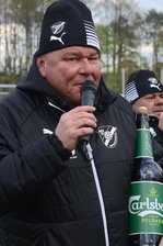 Irfersgrüner Fußballer starten siegreich in die Rückrunde: „Damit haben wir nicht gerechnet“ - Thomas Pfefferkorn schwärmt hier beim Pokalsieg 2024 von seiner Mannschaft. Mit dem BSV Irfersgrün möchte er dieses Jahr unbedingt den Klassenerhalt in der Sachsenklasse schaffen.