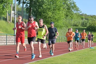 Irgendwas ist immer: Die Tipps für das Sportwochenende im Vogtland - Ende Mai ging der erste Termin der Stundenlaufserie bei Sonnenschein über die Bühne.