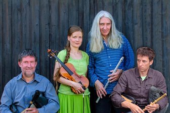 Irische Songs werden in der Dennheritzer Kirche gespielt - „The Cluricaune“ gastieren in der Dennheritzer Kirche.