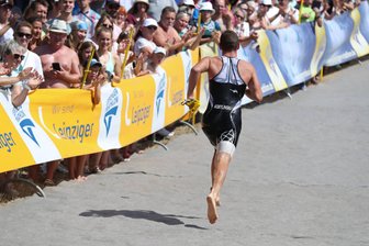 Ironman kommt nach Leipzig: Sächsischer Triathlonszene steht absoluter Wettkampfhöhepunkt bevor - Der Leipziger Triathlon rund um den Kulwitzer See ist ein etablierter Wettkampf in Sachsen. Nicht auf dem Programm steht dabei aber eine Mitteldistanz, wie sie 2026 zum ersten Mal im Rahmen der Ironman-Serie in der Messestadt geplant ist.