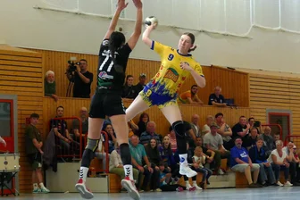 Irre Aufholjagd der Marienberger Handballerinnen wird mit Platz 2 belohnt - War mit sieben Toren die erfolgreichste Marienberger Werferin: Martha Langer.