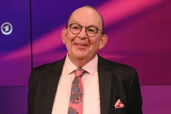 Irrwitzige Reise mit Denis Scheck: Literaturkritiker überrascht in Villa Esche - Literaturkritiker Denis Scheck, hier zu Gast in einer ARD-Talkshow, verzichtete am Mittwoch in Chemnitz aufs Urteilen.
