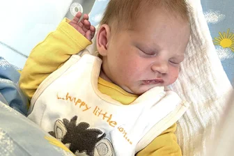 Isabel und ein wunderbares Jubiläum im Krankenhaus Freiberg - 500. Geburt 2025 geglückt: Isabel ist das Jubiläums-Baby in Freiberg.
