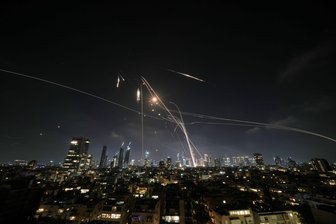 Israel stellt sich auf Neubeginn des Iran-Kriegs ein - Israels Luftabwehr im Einsatz gegen iranische Raketen. (Archivbild)