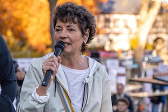 Ist die CDU eine Männerwelt? CDU im Vogtland soll weiblicher werden - Die Rodewischer Bürgermeisterin Kerstin Schöniger gehört zu den prägenden Figuren der vogtländischen CDU. Sie wünscht sich, dass die CDU im Kreis weiblicher wird - indem mehr Frauen für die Christdemokraten in die Stadt- und Gemeinderäte einziehen.