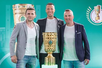 Jablonski leitet Pokal-Finale zwischen Stuttgart und Bayern - Sven Jablonski (M) leitet das DFB-Pokalfinale zwischen dem VfB Stuttgart und dem FC Bayern München.