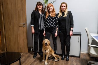 Jagd nach Verbrechern: Forensisches Unternehmen aus Mittweida ausgezeichnet - Forensikerin Mirijam Steinert (rechts) erhält den Sächsischen Gründerpreis in der Kategorie Neugründung.