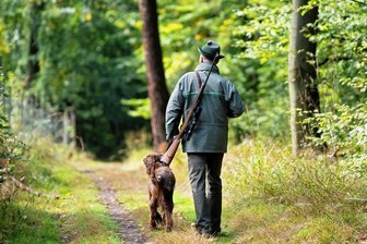 Jagdgenossenschaften im Vogtland in schwerem Fahrwasser - Die Jagd ist kein Freizeitvergnügen - und Jagdgenossenschaften keine Vereine, sondern Körperschaften des öffentlichen Rechts. Das ist eine Ursache, dass seit Anfang April 2021 für 54 Jagdgenossenschaften im Vogtlandkreis ein Notjagdvorstand eingesetzt wurde. Die Coronaauflagen haben die Zahl in die Höhe schnellen lassen. 