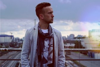 Jahrzehnte der Straße - Johann-Christof Laubisch als Rapper Le First in Berlin. 